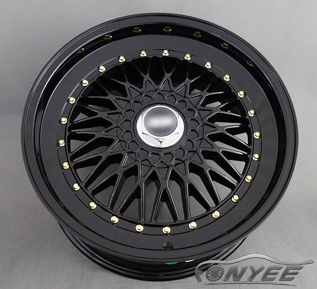 картинка Новые диски BBS RS R18 5X112/5X120 ET30 J9,5 черный глянец + золотистые болтики магазин  StreetTuning 