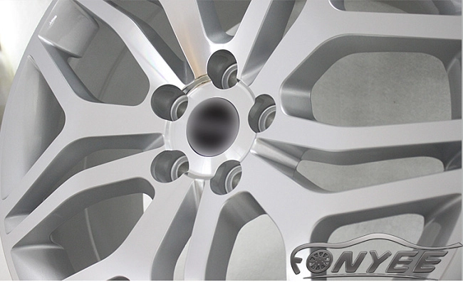 картинка Новые диски Range Rover Evoque Wheels R20 5x120 ET45 J9,5 серебро магазин  StreetTuning 