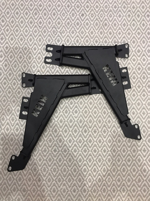 картинка Комплект усилителей (распорки) под переднее крыло для Subaru Forester SG магазин  StreetTuning 