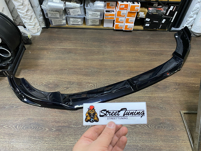 картинка Сплиттер (губа) на передний бампер для Lixiang L9, черный глянец магазин  StreetTuning 