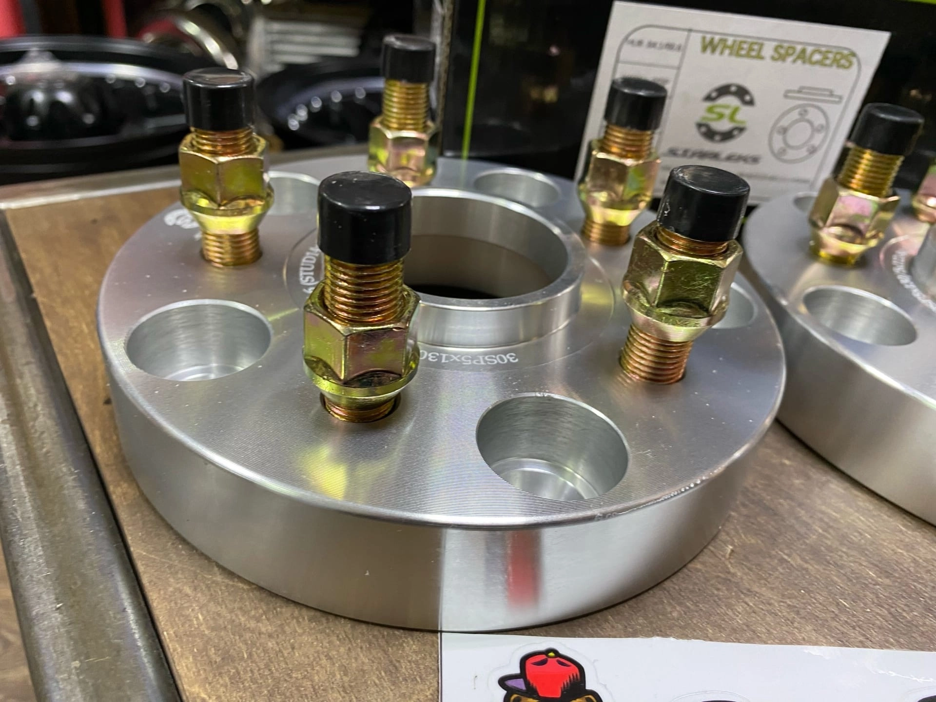 картинка Проставка переходная 30 мм 5x130-5x112, ЦО 84.1-66.6 шпилька 14x1.5 магазин  StreetTuning 