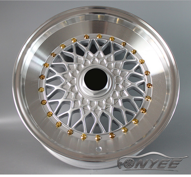 картинка Новые диски BBS RS R17 5X114,3/5X100 ET20 J8 серебро глянец + золотые болтики + полированная полка магазин  StreetTuning 