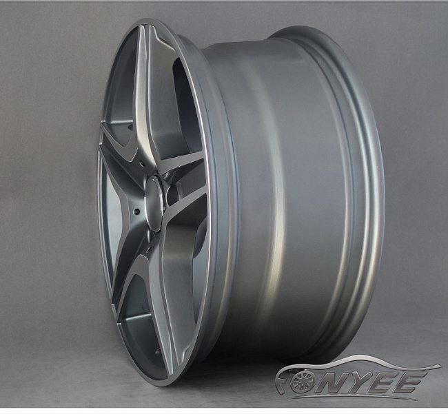 картинка Новые диски WR.05 MERCEDES AMG C63 R17 5x112 ET45 J7,5 серый мат + серебро магазин  StreetTuning 