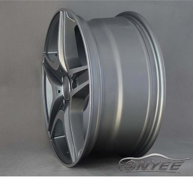 картинка Новые диски WR.05 MERCEDES AMG C63 R17 5x112 ET45 J7,5 серый мат + серебро магазин  StreetTuning 