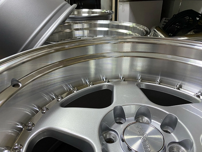 картинка Разноширокие диски Rotifrom R17 J9/j10 ET15/10 4X100/114.3 серебро магазин  StreetTuning 