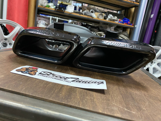 картинка Насадки на глушитель AMG style для Mercedes C63 / GLE63 / GLS63 / SL63 магазин  StreetTuning 