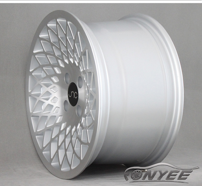 картинка Новые диски Stuttgart STX R15 4X100 ET25 J8, серебристые магазин  StreetTuning 