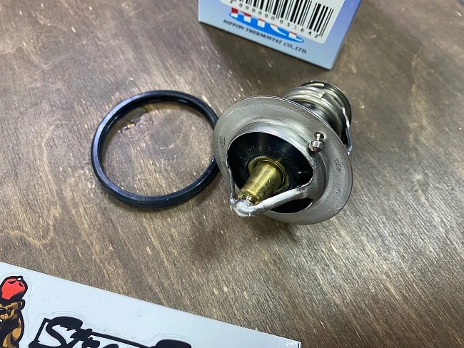 картинка Термостат низкотемпературный спортивный ТАМА oyota 2GRFE Camry 2006- GCV40, RX300 GSU3 магазин  StreetTuning 