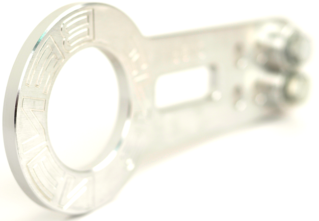 картинка Буксировочная петля Benen серебряная, передняя магазин  StreetTuning 