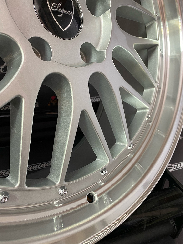 картинка Новые диски BBS LM R18 J9 ET12 5x114.3 Silver от магазина  StreetTuning