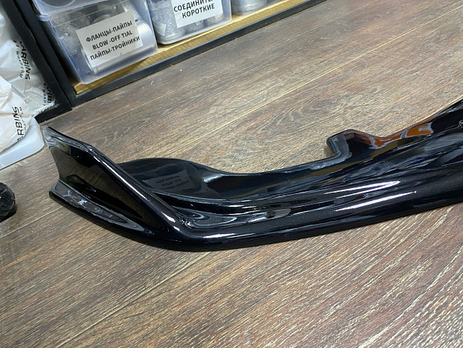 картинка Сплиттер (губа) на передний бампер для BMW G20 330i M34, черный глянец магазин  StreetTuning 