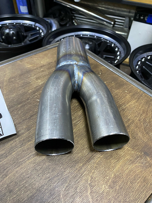 картинка Y-пайп, GTS рогатка сервисная, ⌀63-два выхода Ф51 магазин  StreetTuning 