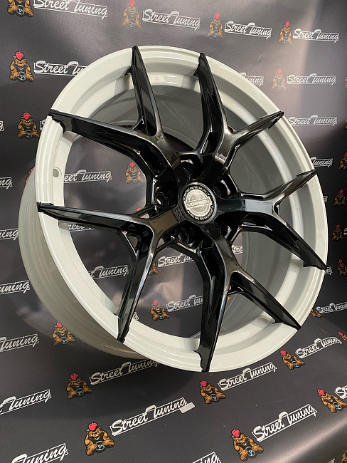 картинка Новые диски Vossen ZKX324 R18 J8 ET35 5X112, черные с белым магазин  StreetTuning 