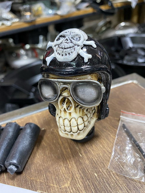 картинка Ручка КПП "Череп" пират магазин  StreetTuning 