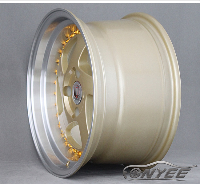 картинка Новые диски Rotiform TMB Flat R15 4х100 ET17 J8,5 золото + золотые болтики магазин  StreetTuning 