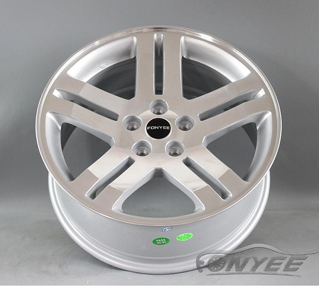 картинка Новые диски 300C R18 5X115 ET24 J7,5 серебро магазин  StreetTuning 