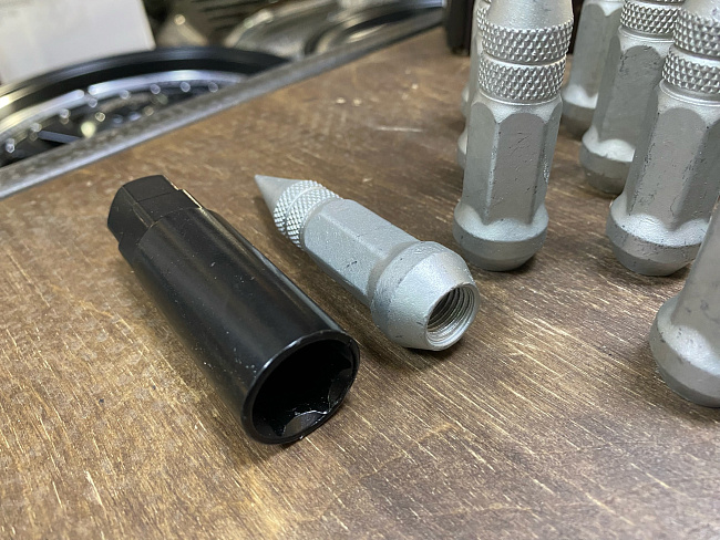 картинка Комплект гаек пики (пули) Starleks, 12х1.5, дакромет, 20 шт. магазин  StreetTuning 