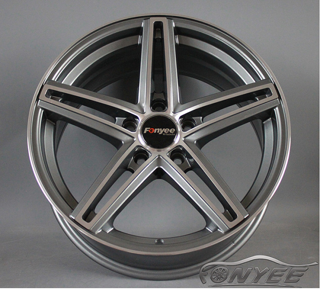 картинка Новые диски Vossen CV5 Replica R17 5X114,3 ET40 J7,5 серый + серебро магазин  StreetTuning 