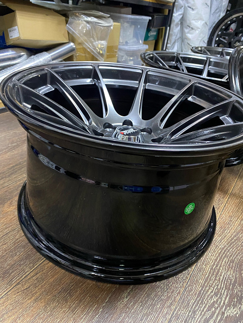 картинка Новые диски XXR 527 R15 J8.25 ET0 4X100/4X114.3 Hyper Black магазин  StreetTuning 