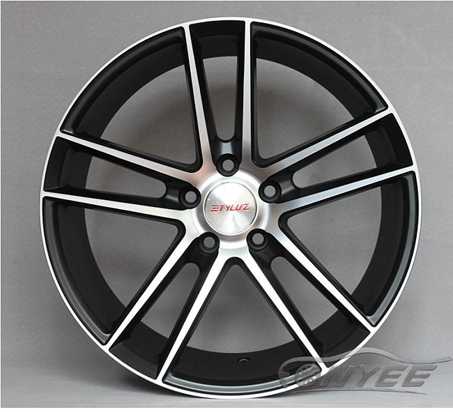 картинка Новые диски Inforged R18 J9 ET+38 5x114,3 черный мат + серебро магазин  StreetTuning 