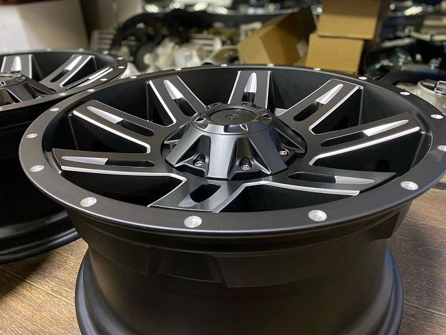 картинка Новые диски STL-HD R18 J9 ET-12 6X139,7 , черный мат магазин  StreetTuning 