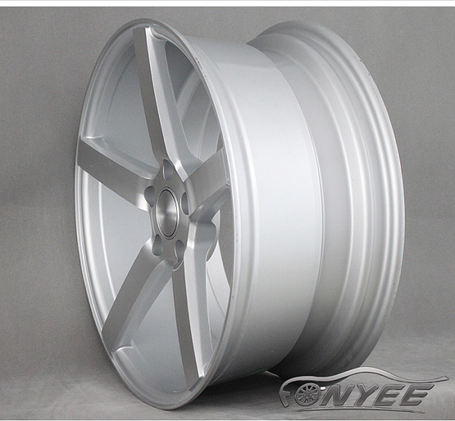 картинка Новые диски Vossen CV3 Replica R18 5X112 ET38 J8 серебро + полированные спиццы магазин  StreetTuning 