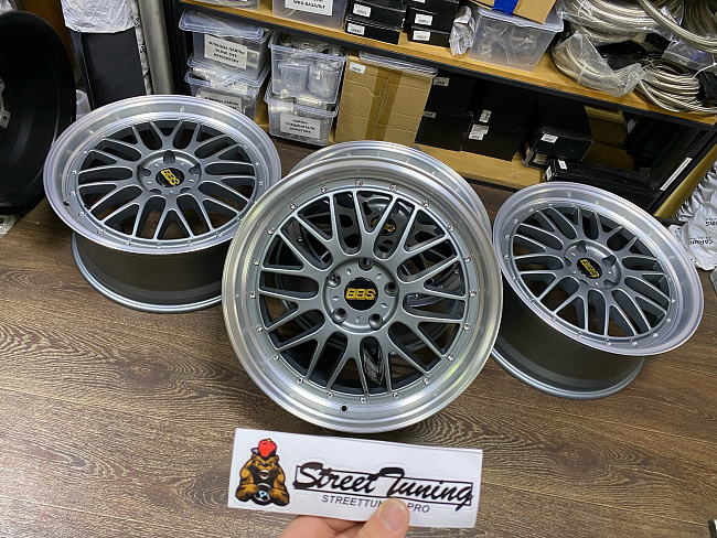картинка Новые диски BBS LM R19 J8.5 ET35 5x120 Gunmetal магазин  StreetTuning 