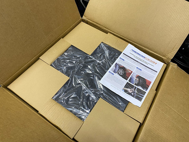 картинка Новые диски Hellcat SRT Syle R20 J9 ET18 5X115 черный мат магазин  StreetTuning 