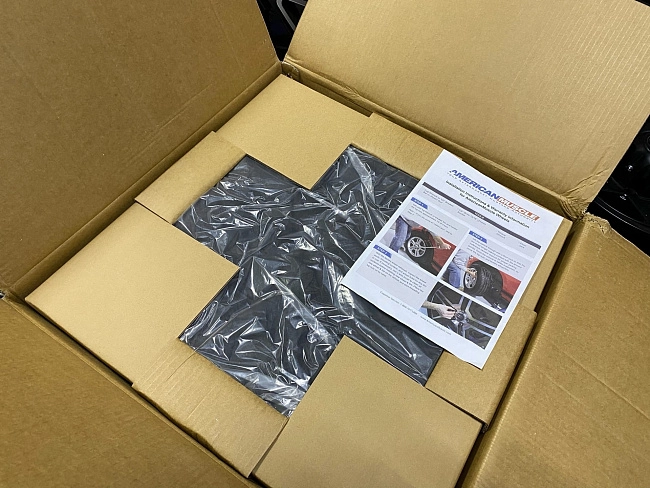 картинка Новые диски Hellcat SRT Syle R20 J9 ET18 5X115 черный мат магазин  StreetTuning 