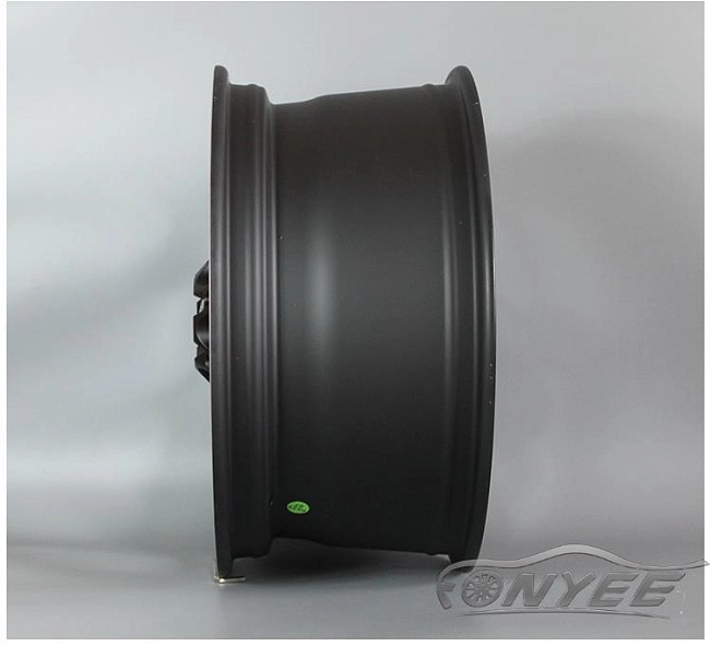 картинка Новые диски IWheel design R18 5X139,7 ET20 J8,5 черный мат + серебро магазин  StreetTuning 