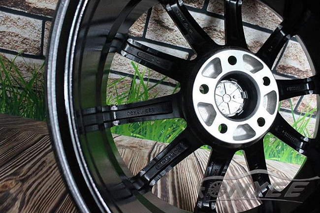 картинка Новые диски Vossen CV1 R18 5X114,3 ET30 J9 серебро + черный магазин  StreetTuning 