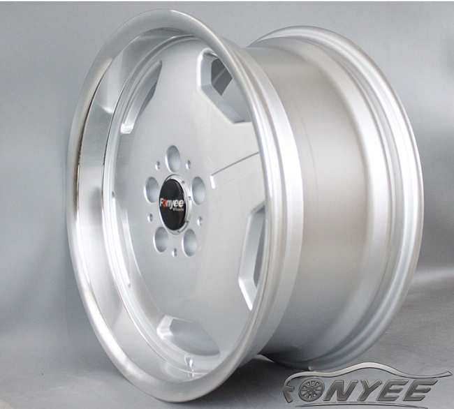 картинка Новые диски Mercedes AMG Monoblock R17 5X112 ET25 J9 серебро + полированная полка магазин  StreetTuning 