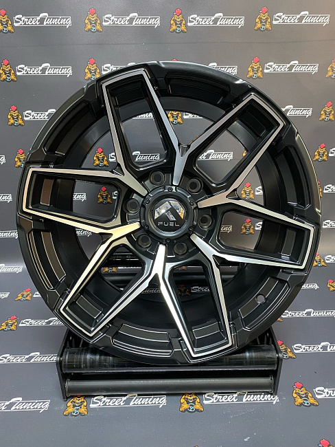 картинка Новые диски FUEL 7046 R17 J9 ET(-12) 6x139.7 Black + Silver цо 110.1 магазин  StreetTuning 