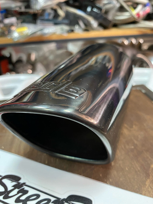 картинка Насадка на глушитель Borla style 67x102 мм черный хром магазин  StreetTuning 