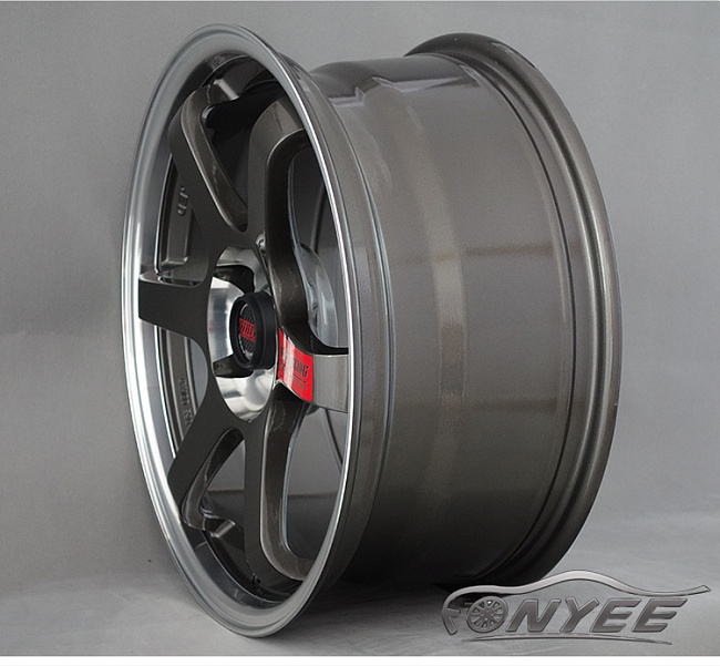 картинка Новые диски Rays TE37 R18 5X100 ET35 J9 серые глянцевые + хром полка + хром серединка магазин  StreetTuning 