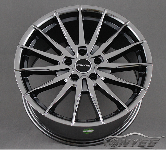 картинка Новые диски WORK URBANZONE FERVORE R18 5X114,3 ET40 J8,0 черный хром магазин  StreetTuning 