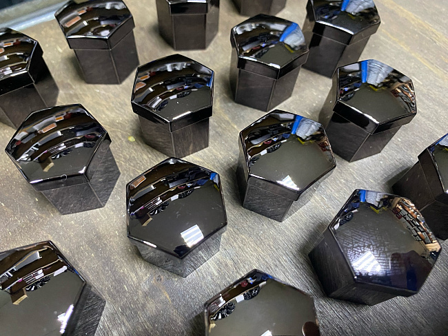 картинка Декоративные колпачки для колесных гаек и болтов под 22й ключ, титан магазин  StreetTuning 