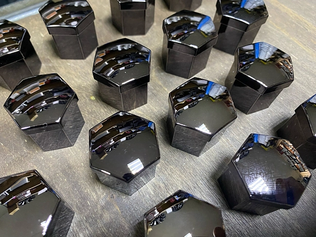 картинка Декоративные колпачки для колесных гаек и болтов под 22й ключ, титан магазин  StreetTuning 