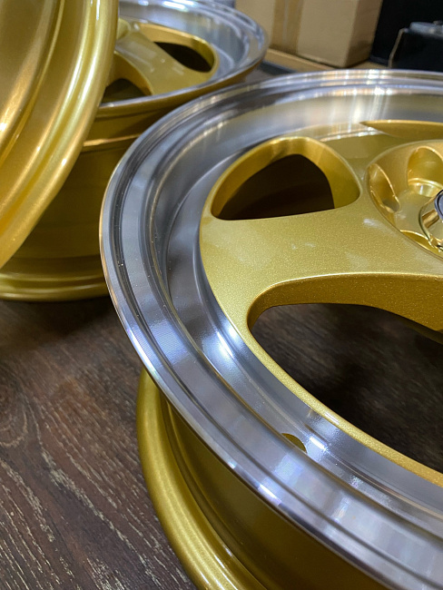 картинка Новые диски Rotifrom R14 J5,5 ET28 4x100/4x114.3 , золото + полировка магазин  StreetTuning 