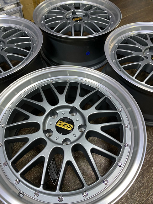 картинка Новые диски BBS LM R19 J8.5 ET35 5x120 Gunmetal магазин  StreetTuning 