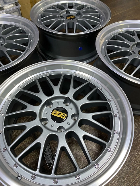 картинка Новые диски BBS LM R19 J8.5 ET35 5x120 Gunmetal магазин  StreetTuning 