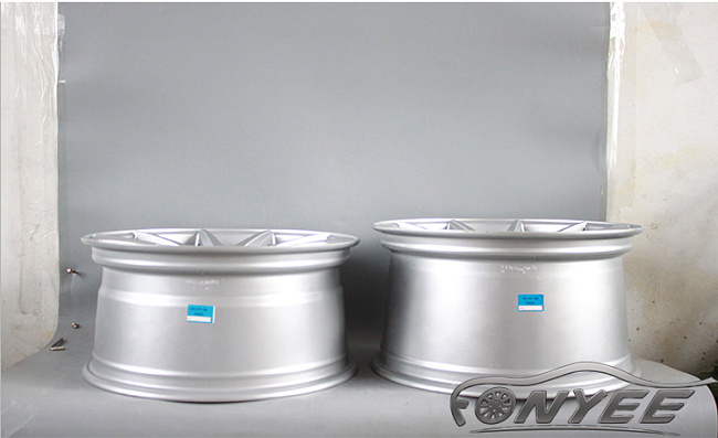 картинка Новые диски Vossen VFS1 Replica R18 5X114,3 ET35 J9,5 серебро магазин  StreetTuning 