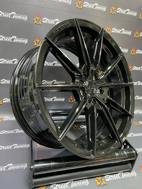 картинка Новые диски Wheelforce germany R17 J7.5 ET35 5x100 Black Gloss магазин  StreetTuning 