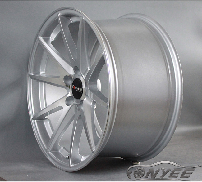 картинка Новые диски Vossen VFS1 Replica R18 5X114,3 ET35 J9,5 серебро магазин  StreetTuning 