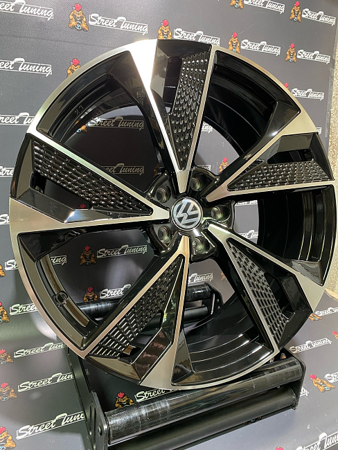 картинка Новые диски Audi RS6 Style Flow Forming R20 J8.5 ET35 5X114.3 магазин  StreetTuning 