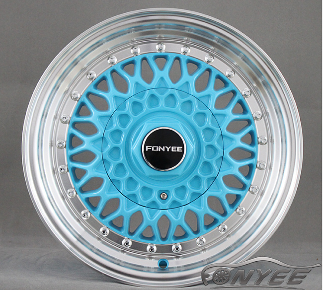 картинка Новые диски BBS RS R14 4X100/4X114,3 ET25 J6,5 светло синий глянец + серебристые болтики магазин  StreetTuning 