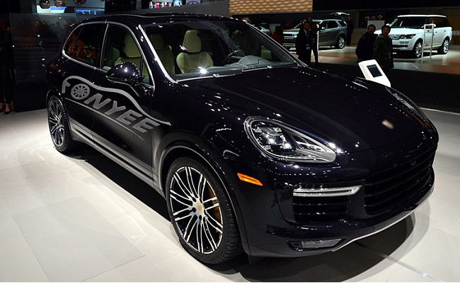 картинка Новые диски Porsche Macan wheels R20 5x130 ET45 J9,5 черный глянец + серебро магазин  StreetTuning 