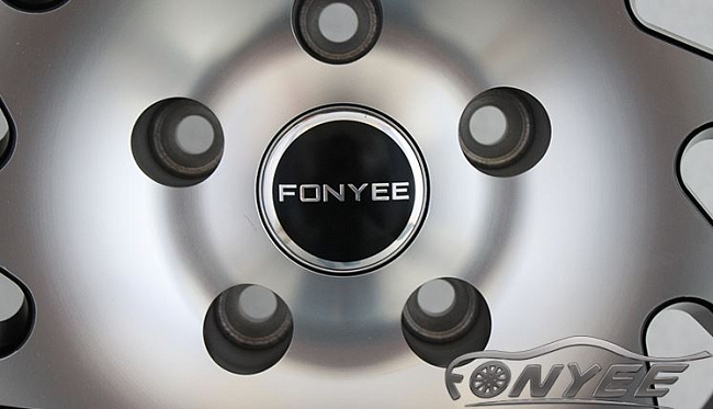 картинка Новые диски Vossen VLE1-L Replica R18 5X120 ET33 J8 черный + серебро магазин  StreetTuning 