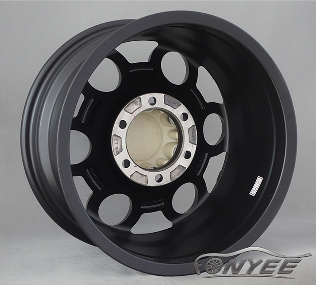 картинка Новые диски Black Rhino Magnus R17 6X139,7 ET-25 J8 черный мат + серебро магазин  StreetTuning 