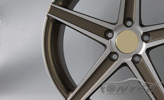 картинка Новые диски KE Flow Forming модель 2 R18 5X108 ET40 J8 бронза + серебро магазин  StreetTuning 